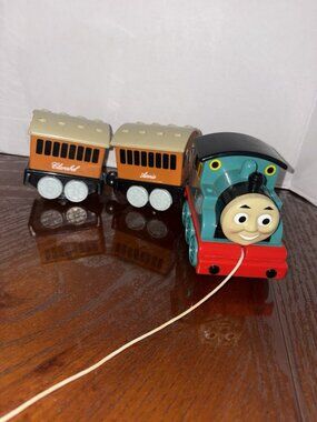 Vintage 1998 TOMY Thomas & Friends Pull Toy Train Set Sound Annie Clarabel Works